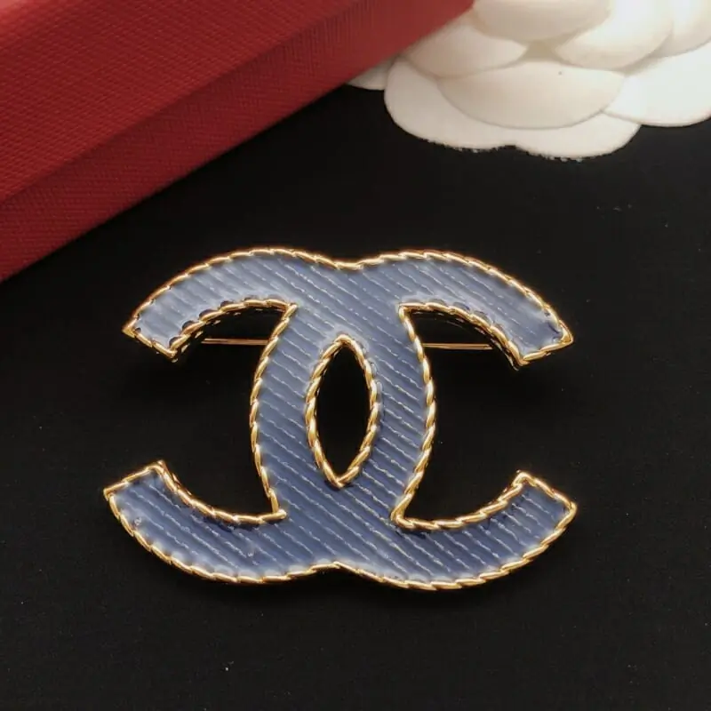 chanel brooches pour femme s_12156741